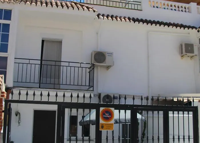 Almirante بيت للعطل نيرخا